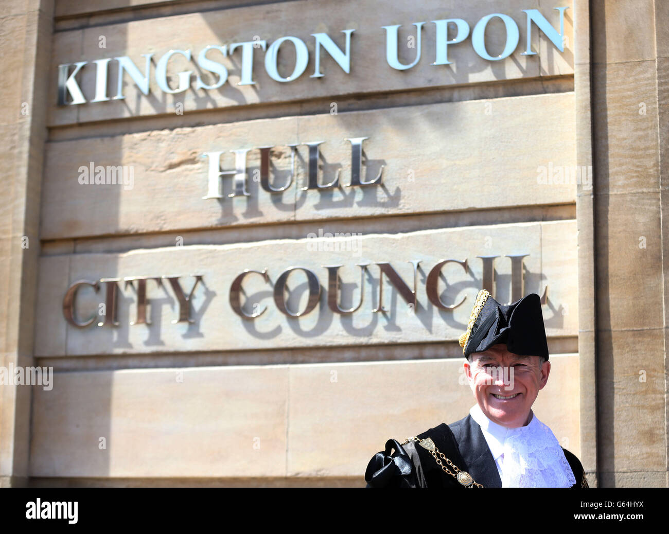 Lord Mandelson nach einer Zeremonie in der Guildhall in Hull, wo er als High Steward von Kingston upon Hull eingesetzt wurde. Stockfoto