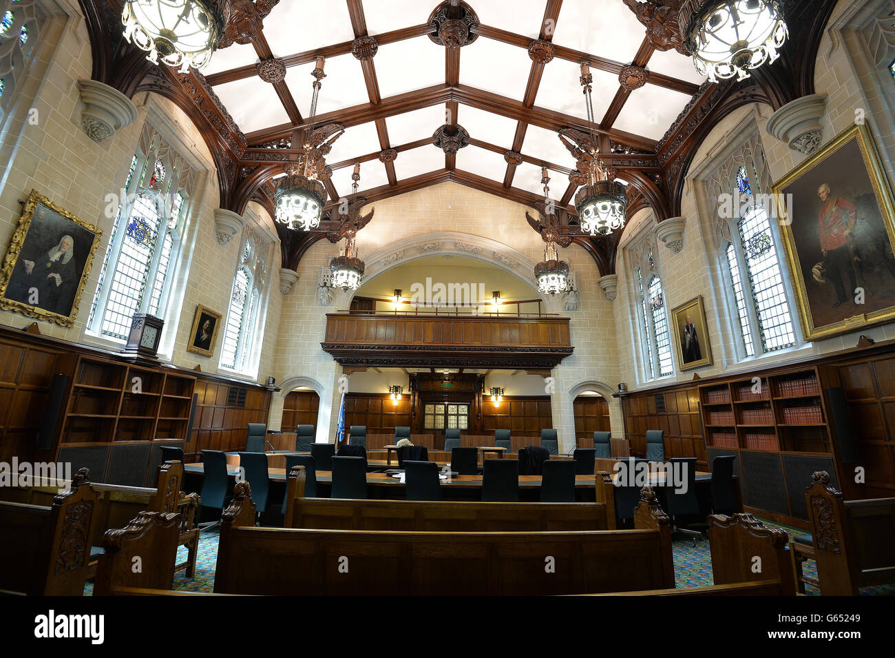 Gericht Nummer 1 des Obersten Gerichtshofs, der seine Türen für die Öffentlichkeit geöffnet hat, um das hundertjährige Jubiläum des Gebäudes zu feiern, Parliament Square, London. Stockfoto