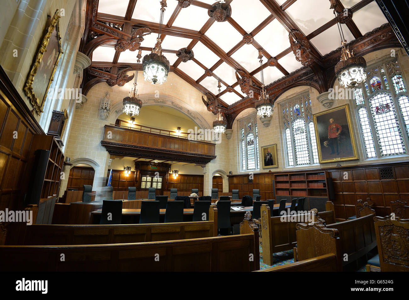 Gericht Nummer 1 des Obersten Gerichtshofs, der seine Türen für die Öffentlichkeit geöffnet hat, um das hundertjährige Jubiläum des Gebäudes zu feiern, Parliament Square, London. Stockfoto