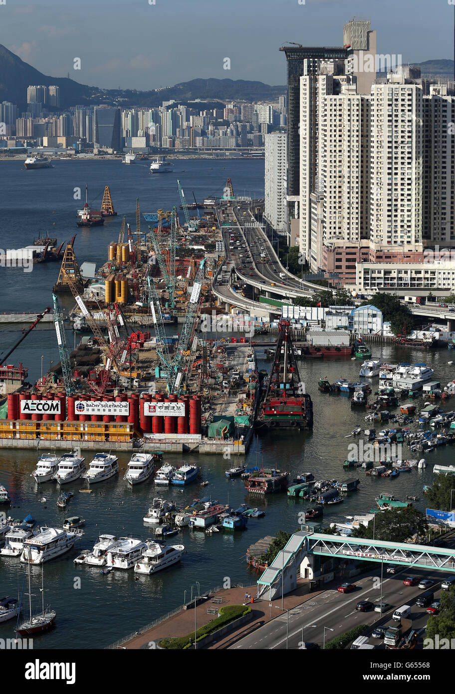 Reisestab – Hongkong. Eine allgemeine Ansicht eines Hafens in Hongkong Stockfoto
