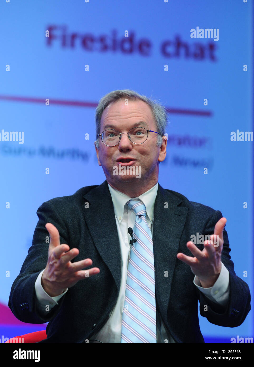 Executive Chairman von Google Eric Schmidt richtet sich an die Teilnehmer an Googles "Big Tent"-Veranstaltung. Stockfoto