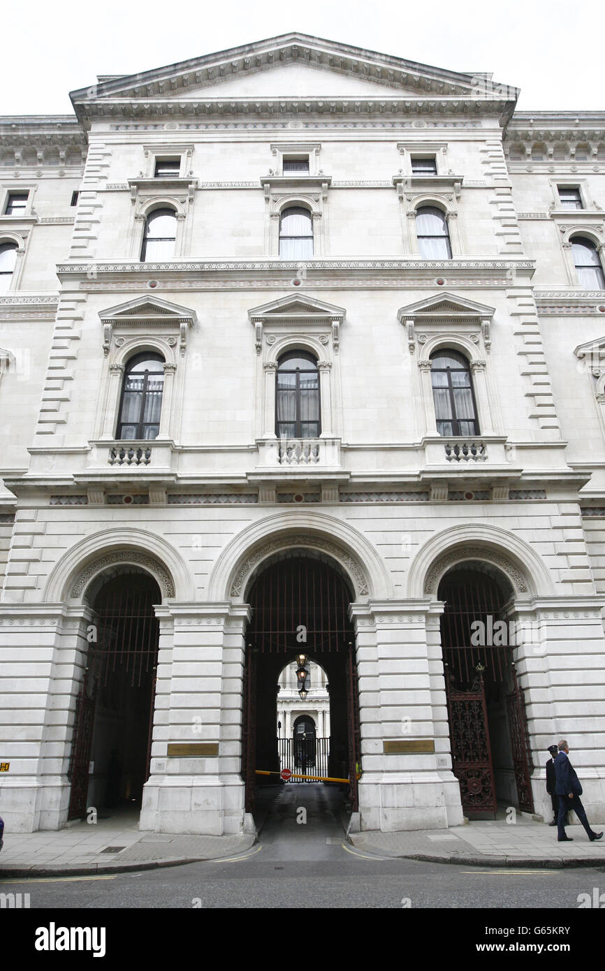 Gebäude und Wahrzeichen - Regierungsgebäude in London. Das Foreign and Commonwealth Office (FCO) befindet sich in der King Charles Street in Westminster, im Zentrum von London. Stockfoto