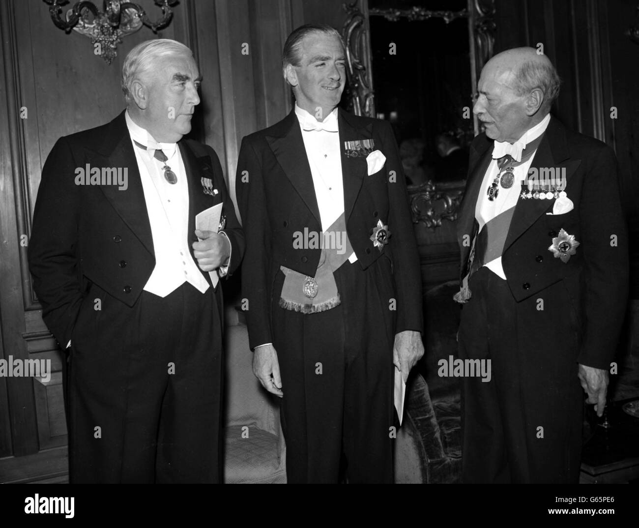 Robert anthony eden Fotos und Bildmaterial in hoher Auflösung Alamy