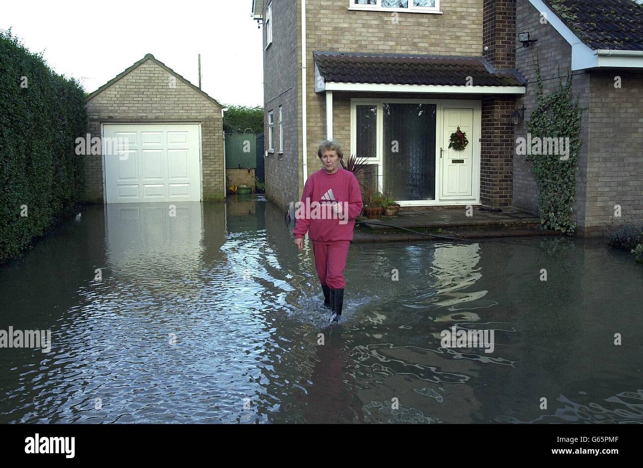 Pat Topham läuft in ihrem in Tempsford, Bedfordshire, durch