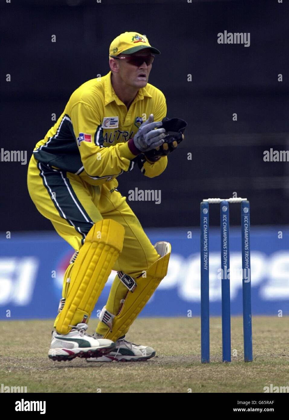 Adam Gilchrist in Aktion für Australien während der ICC Trophy Turnier in Colombo, Sri Lanka 2002 statt. Stockfoto