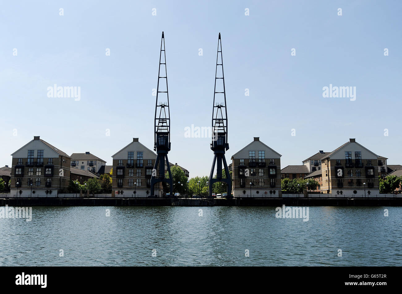 Royal Victoria Docks - Lager. Eine allgemeine Ansicht des Wohnens an den Royal Victoria Docks, im Osten Londons. Stockfoto