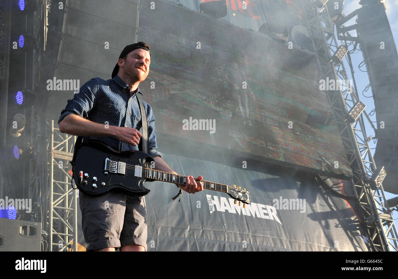 Liam Clewlow von Enter Shikari tritt während des Download Festivals im Castle Donnington auf. Stockfoto