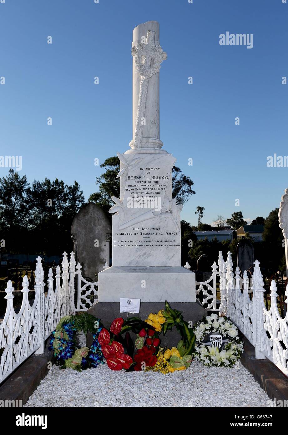 Rugby Union - 2013 British and Irish Lions Tour - Captain Robert Seddon Tribute - Campbells Hill Cemetary. Das Grab von 1888 Löwen Kapitän Robert Seddon auf dem Campbells Hill Cemetary in der Nähe von Newcastle in Australien. Stockfoto