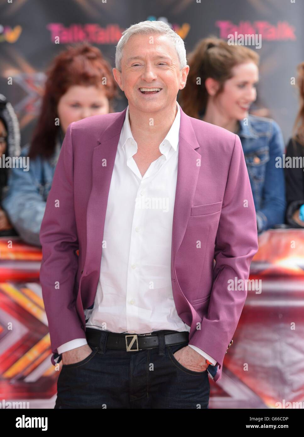 X Factor Auditions 2013 - London. Louis Walsh kommt bei den X Factor Auditions in Excel London an. Stockfoto