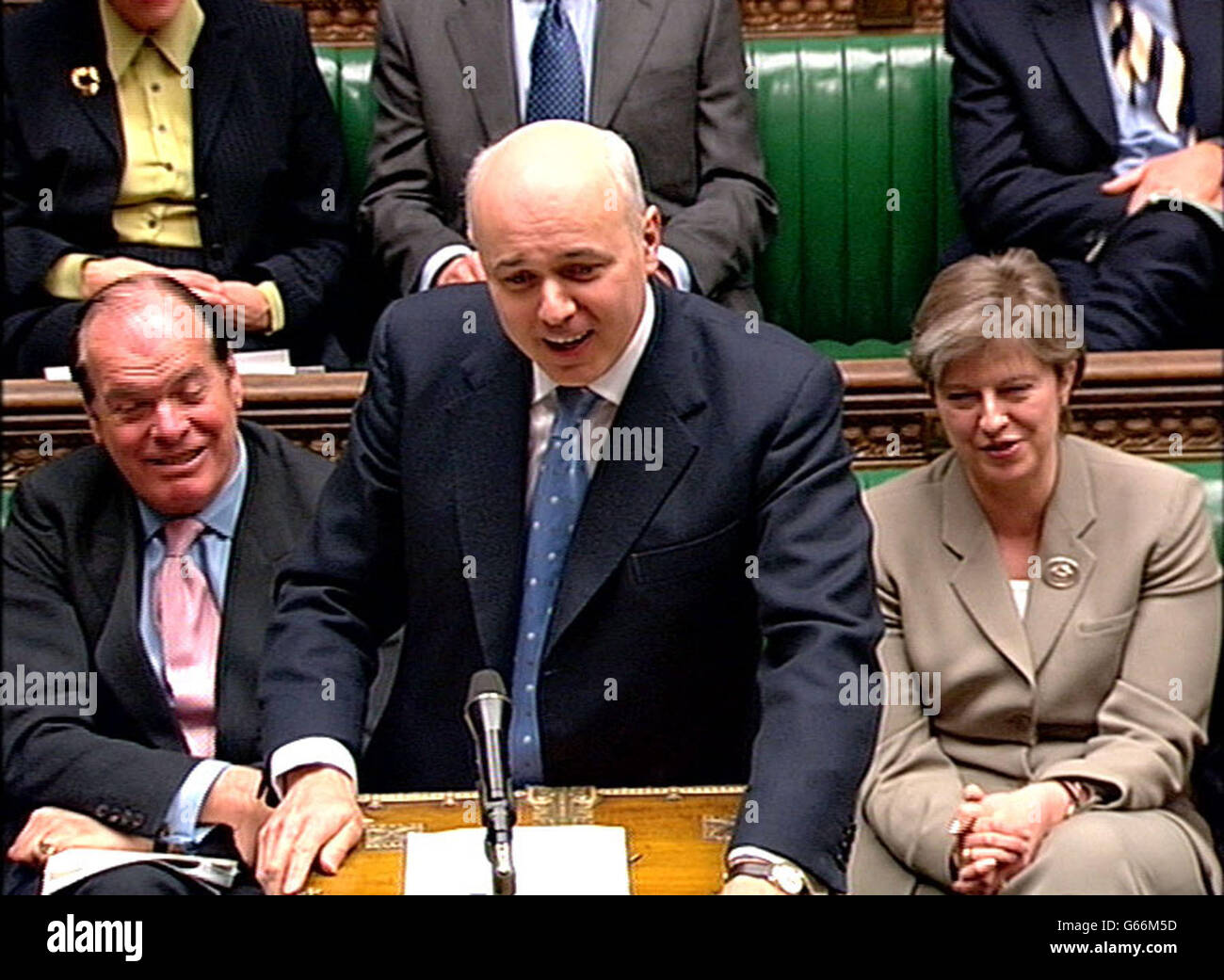 Oppositionsführer Iain Duncan Smith, der während der Fragestunde des Premierministers im Unterhaus in London sprach. Stockfoto