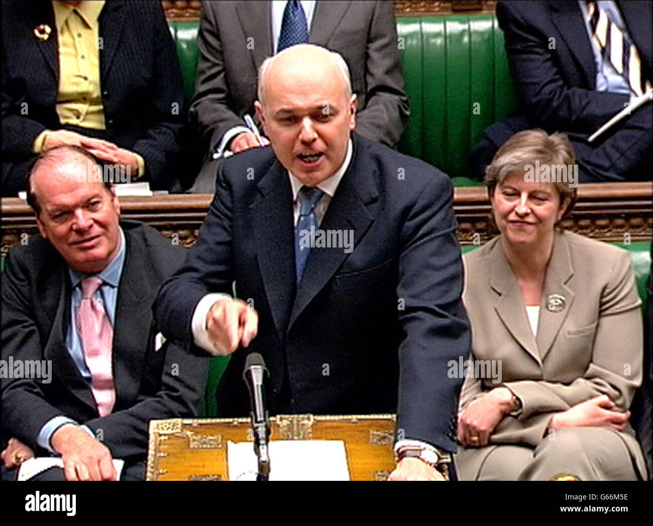 Oppositionsführer Iain Duncan Smith, der während der Fragestunde des Premierministers im Unterhaus in London sprach. Stockfoto