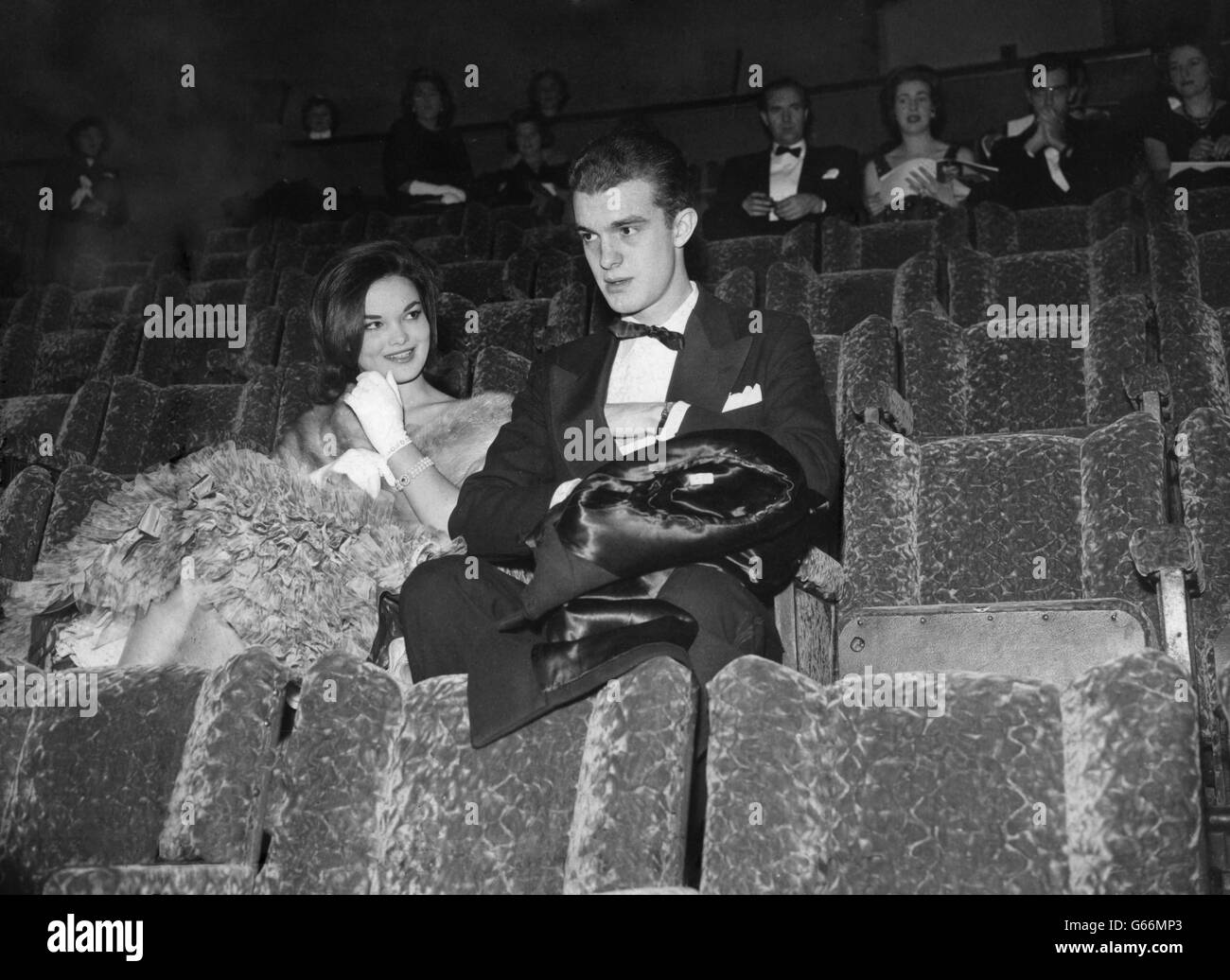 Film - auf dem Strand Premiere - Leicester Square, London Stockfoto