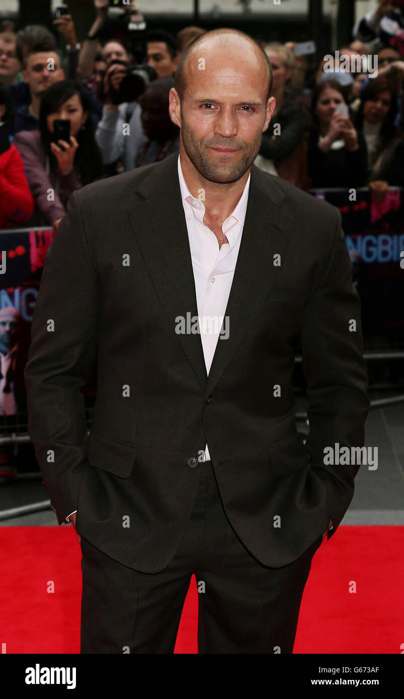 Jason Statham kommt zur britischen Filmpremiere von Hummingbird am Odeon Leicester Square im Zentrum von London an. Stockfoto