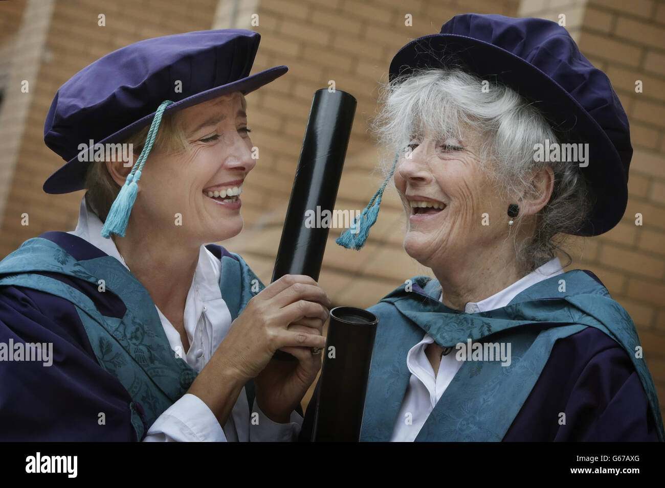 Emma Thompson und ihre Mutter Phyllida Law erhalten Ehrendoktorwürde am Royal Conservatoire of Scotland in Glasgow. Stockfoto