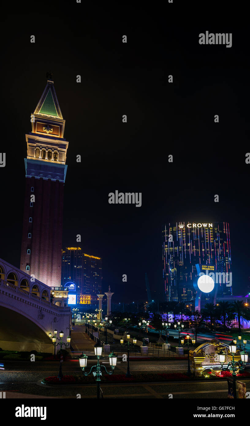 Casino Hotel Resorts Neon am Cotai strip Macao Macau China in der Nacht Stockfoto