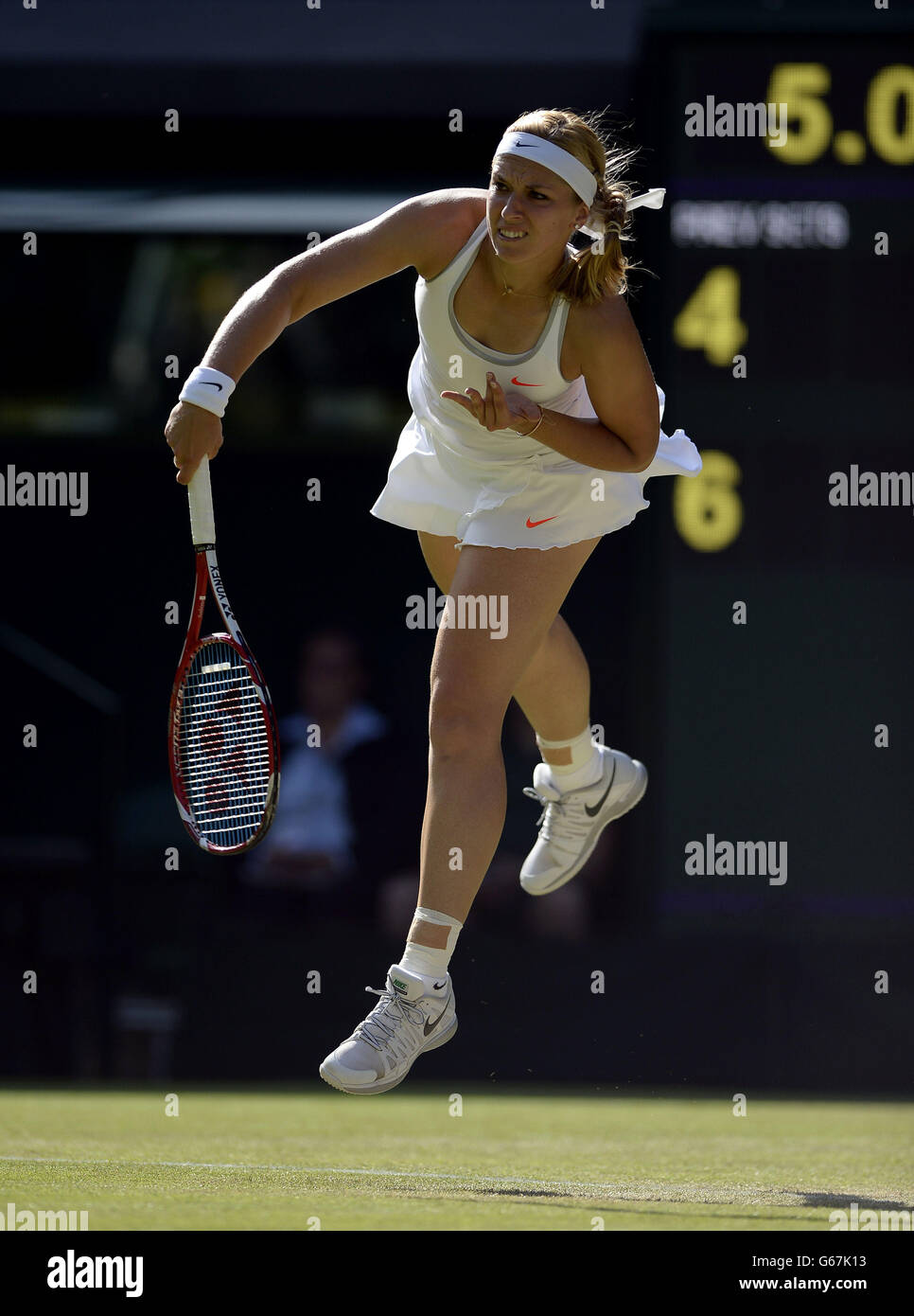 Am sechsten Tag der Wimbledon Championships im All England Lawn Tennis and Croquet Club, Wimbledon, ist die deutsche Sabine Lisicki gegen die australische Samantha Stosur im Einsatz. Stockfoto