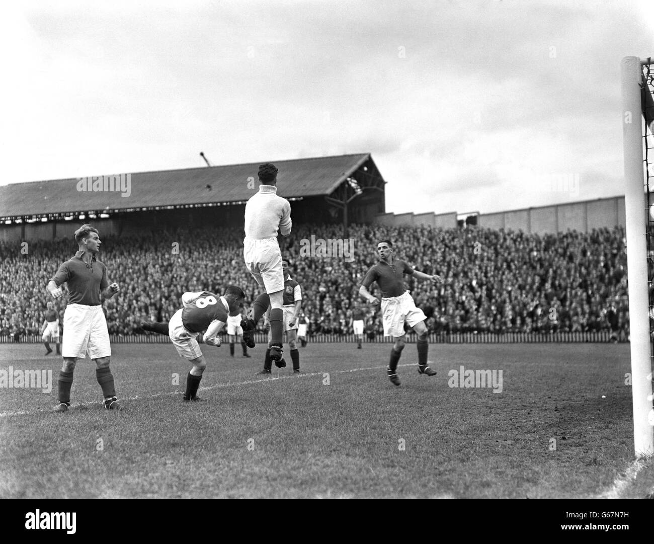 Fußball - Krieg Liga Süd - Millwall V Nottingham Forest - The Den Stockfoto