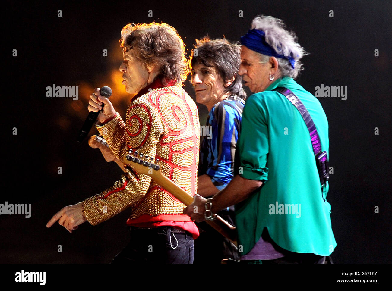 Die Rolling Stones Schlagzeilen auf der Pyramid Stage während des Glastonbury Festival 2013, Worthy Farm, Pilton, Somerset. Stockfoto