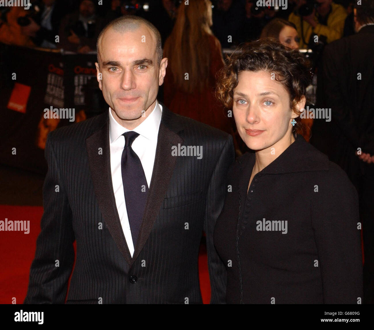 Daniel Day Lewis Mit Frau Rebecca Miller Bei Der Ankunft Im Odeon Am Leicester Square London Fur Die Orange British Academy Film Awards Bafta Stockfotografie Alamy