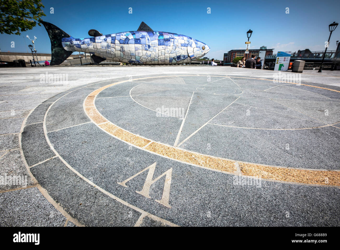 Große Fische Custom House Square Belfast Nordirland Stockfoto