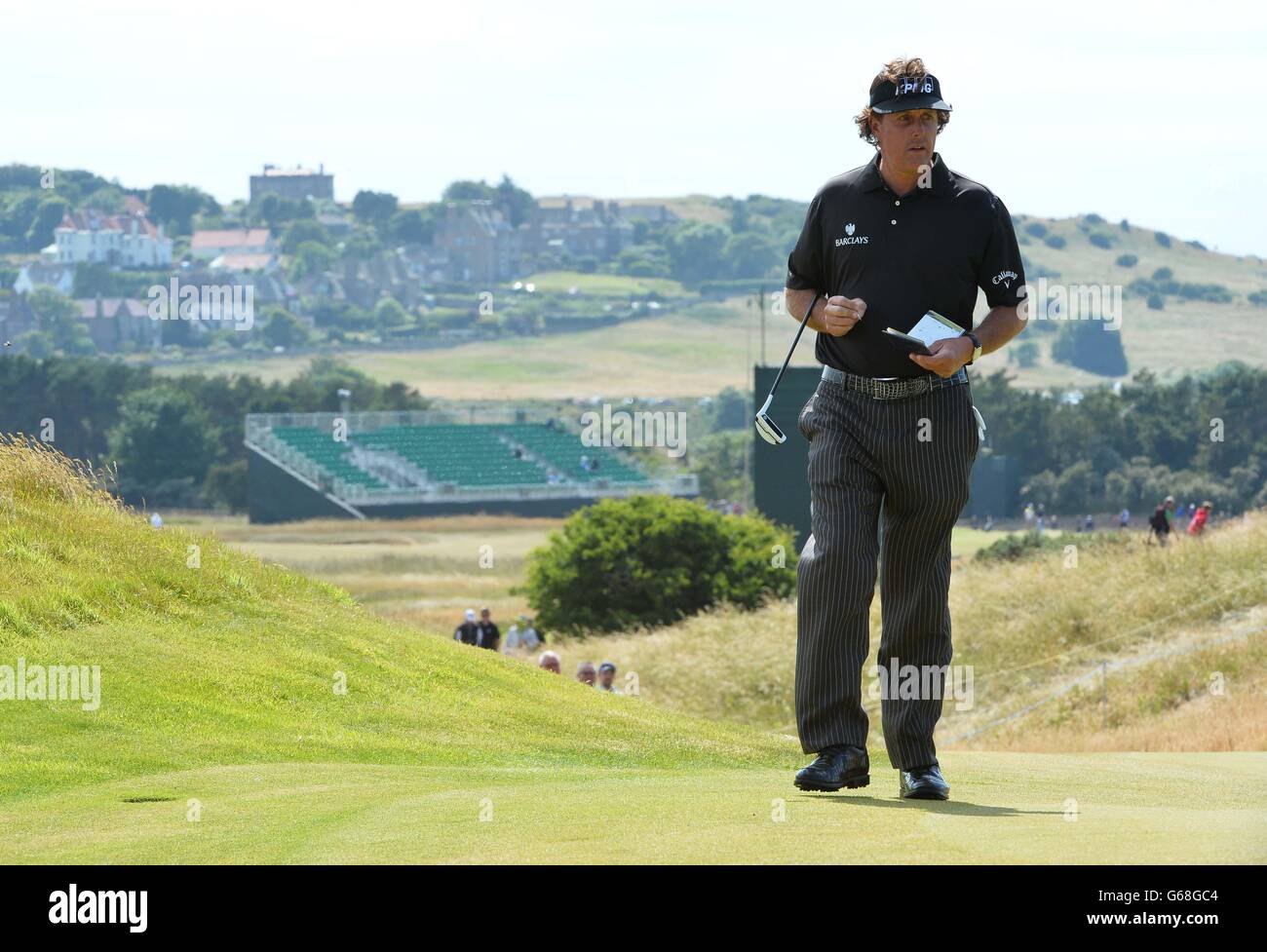 Phil Mickelson während des zweiten Trainingstages für die Open Championship 2013 im Muirfield Golf Club, East Lothian. Stockfoto