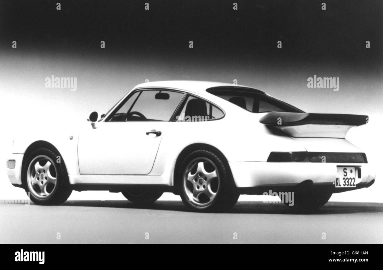Der neue Porsche 911 Turbo, der bis zu einer Geschwindigkeit von 167 mph fahren kann und in nur fünf Sekunden 0-62.5 mph erreichen kann, wird diese Woche auf dem Genfer Automobilsalon vorgestellt. Der neue 911 Turbo verfügt über eine Leistungssteigerung und ein überarbeitetes Karosseriedesign, wobei das neue Fahrzeug gegen Ende des Jahres in Produktion gehen soll. Der neue 911, der mit einem 3.3-Liter-Motor ausgestattet ist, gilt als leiser und umweltfreundlicher als seine Vorgänger. Stockfoto