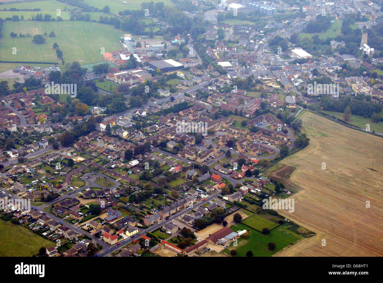 Luftaufnahme von Soham mit dem Village College (Hintergrund) und der Heimat von Holly Wells. Stockfoto