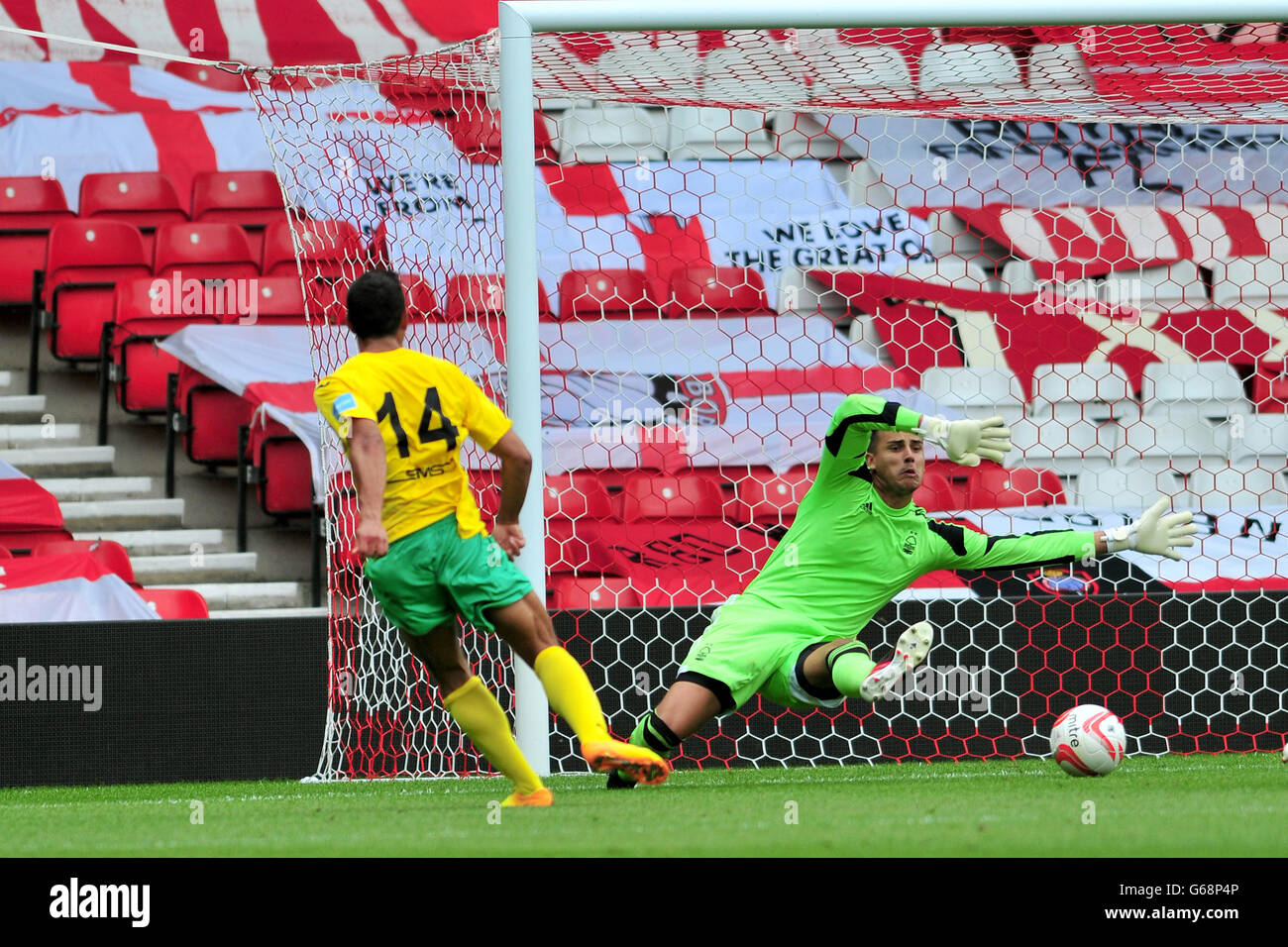 Fußball - Vorbereitungsspiel - Nottingham Forest V Royal Antwerpen - City Ground Stockfoto