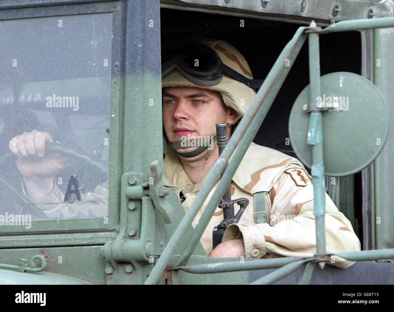 Amerikanische Streitkräfte in Kuwait. Amerikanische Truppen auf dem Weg zwischen Jahra und Salmy, West-Kuwait in der Nähe der Grenze zum Irak. Stockfoto