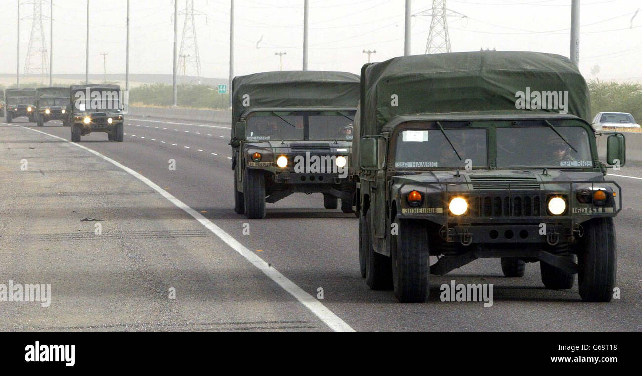 Amerikanische Truppen auf dem Weg zwischen Jahra und Salmy , West-Kuwait, in der Nähe der Grenze zum Irak. Stockfoto