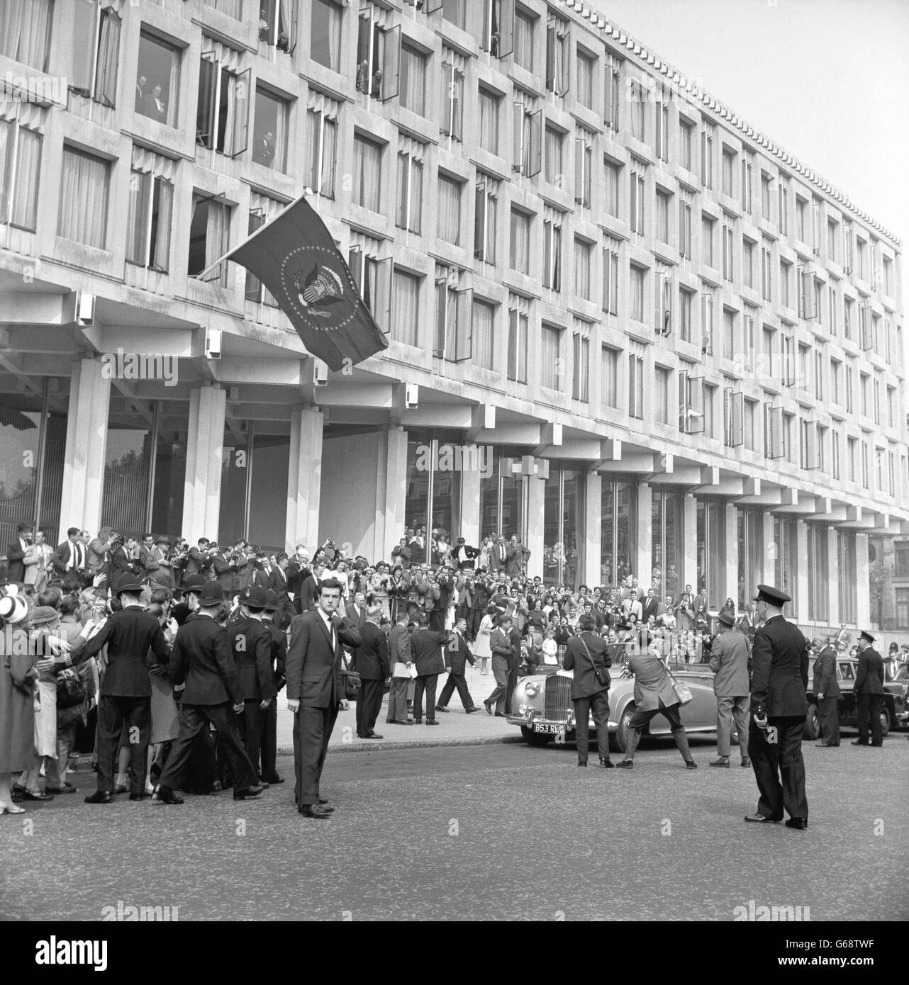 Politik - John Kennedy Staatsbesuch in Großbritannien - amerikanische Botschaft, London Stockfoto