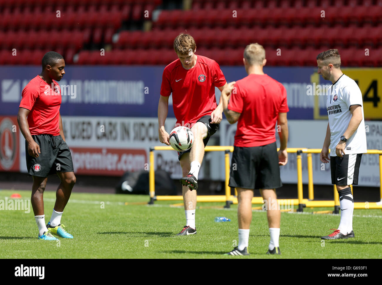 Fußball - Charlton Athletic Club Day - Tal Stockfoto