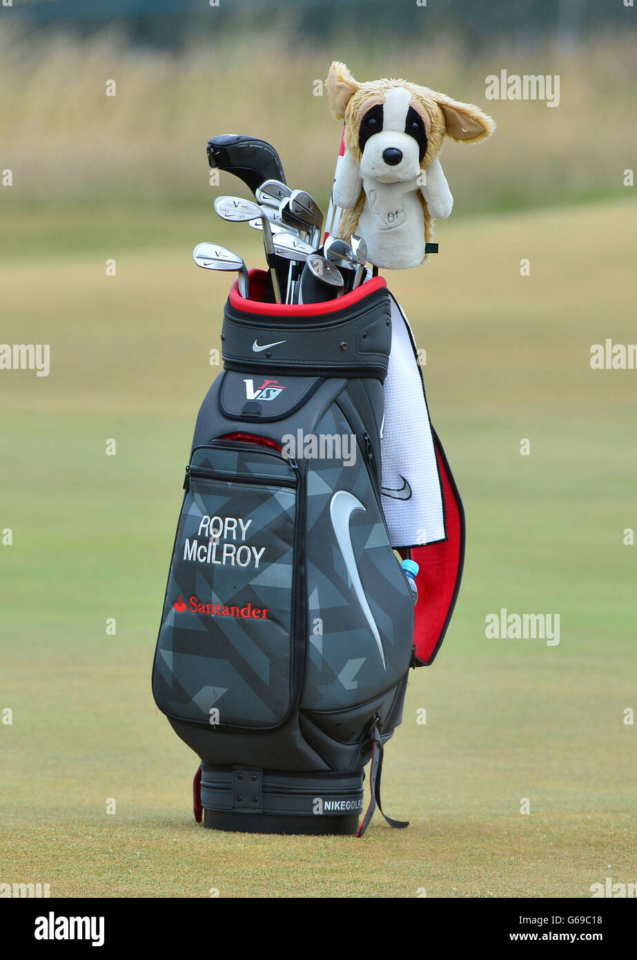 Rory McIlroy Golftasche und Golfschläger in Nordirland während des 4. Trainingstages für die Open Championship 2013 im Muirfield Golf Club, East Lothian. Stockfoto