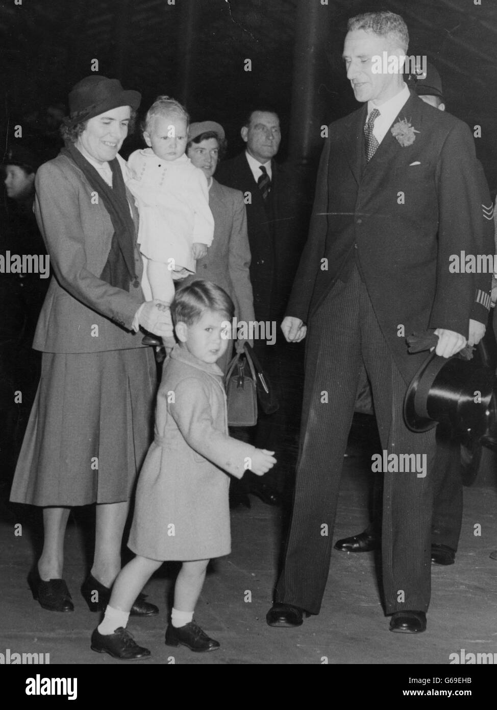 Royalty - Prinz Charles und Prinzessin Anne - Euston Station, London Stockfoto