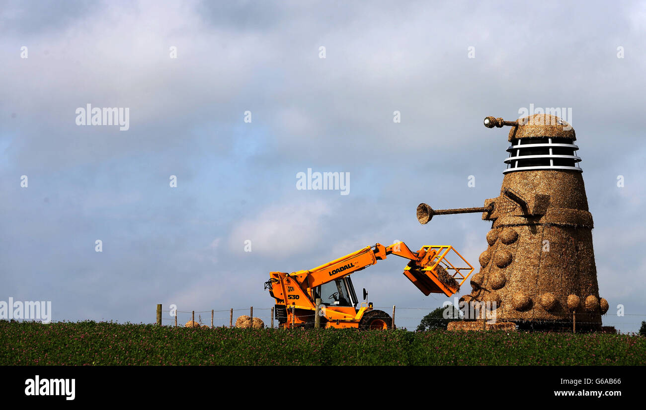 Dalek Stroh Skulptur von Snugburys Stockfoto