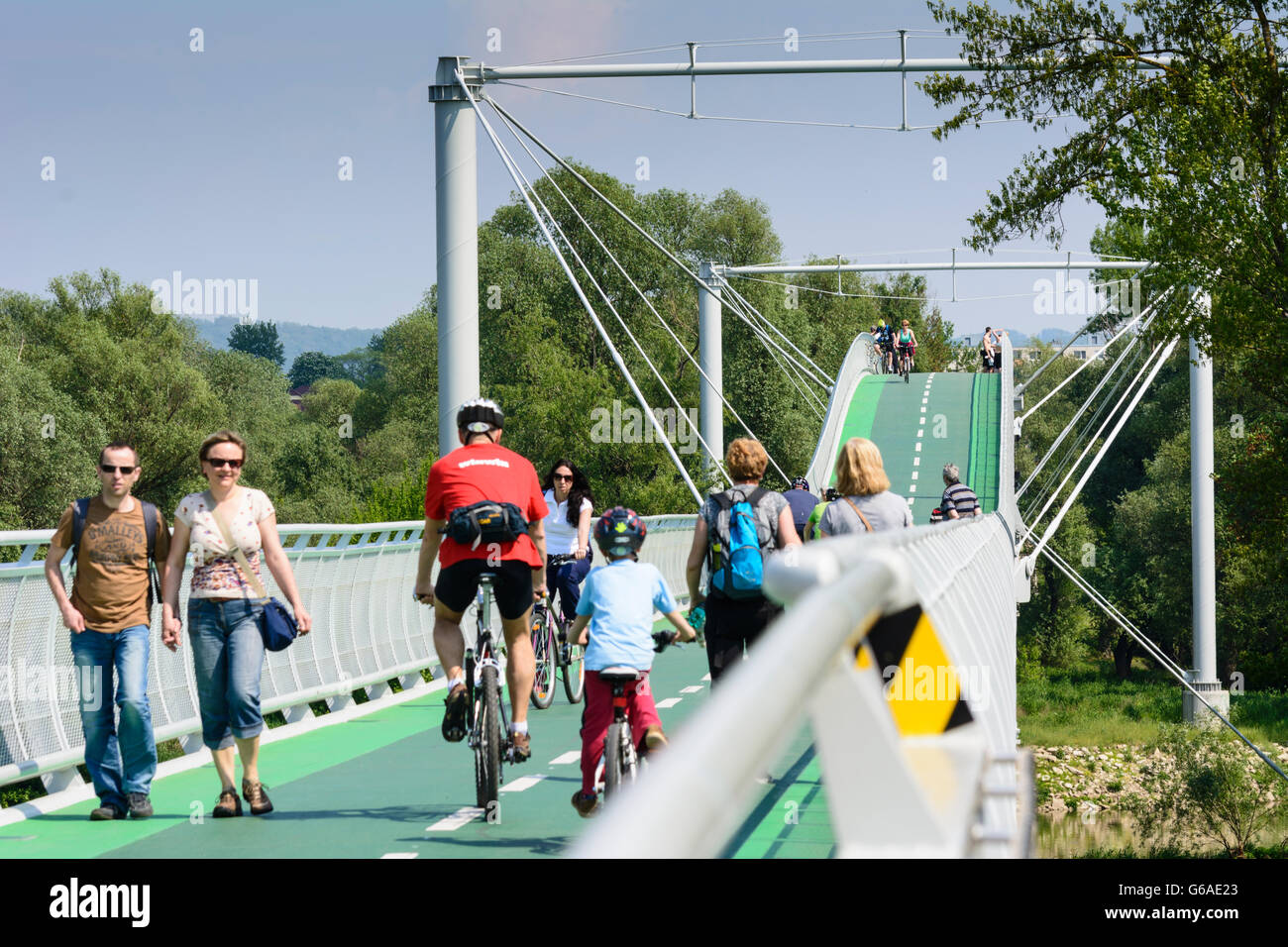 Fahrrad-Brücke der Freiheit über Fluss März (Cyklomost Hauptstraßenkommunikation), Engelhartstetten, Österreich, Niederösterreich, Niederösterreich, Ma Stockfoto