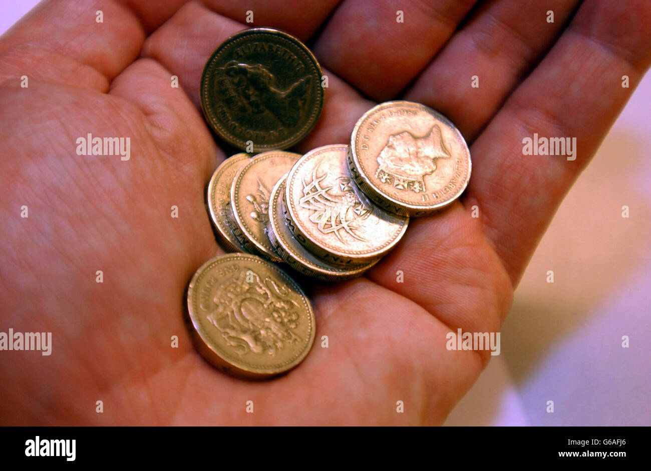 Britische Währung - 1 Münzen. Stock Bild der englischen One Pound Coins. Stockfoto