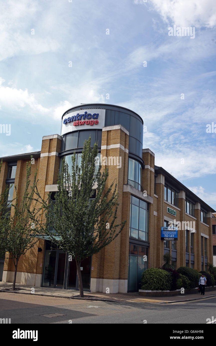 Eine Gesamtansicht des Centrica Storage-Gebäudes in Staines-upon-Thames, Surrey Stockfoto