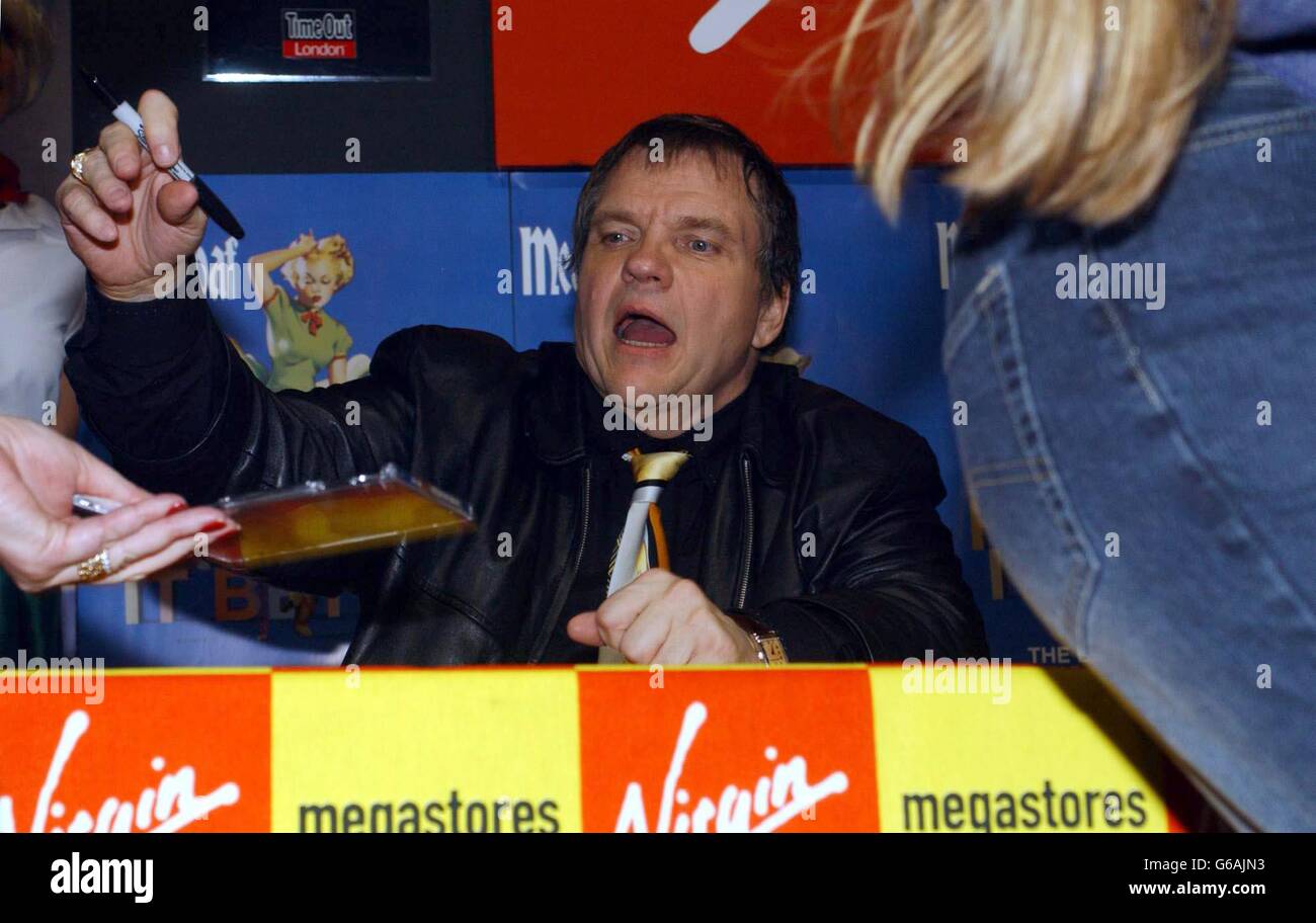 Rocksänger Meat Loaf während einer Fotowand im Virgin Megastore in der Londoner Oxford Street, wo er Kopien seines neuesten Albums "Couldn't have Said IT Better" signierte. Stockfoto