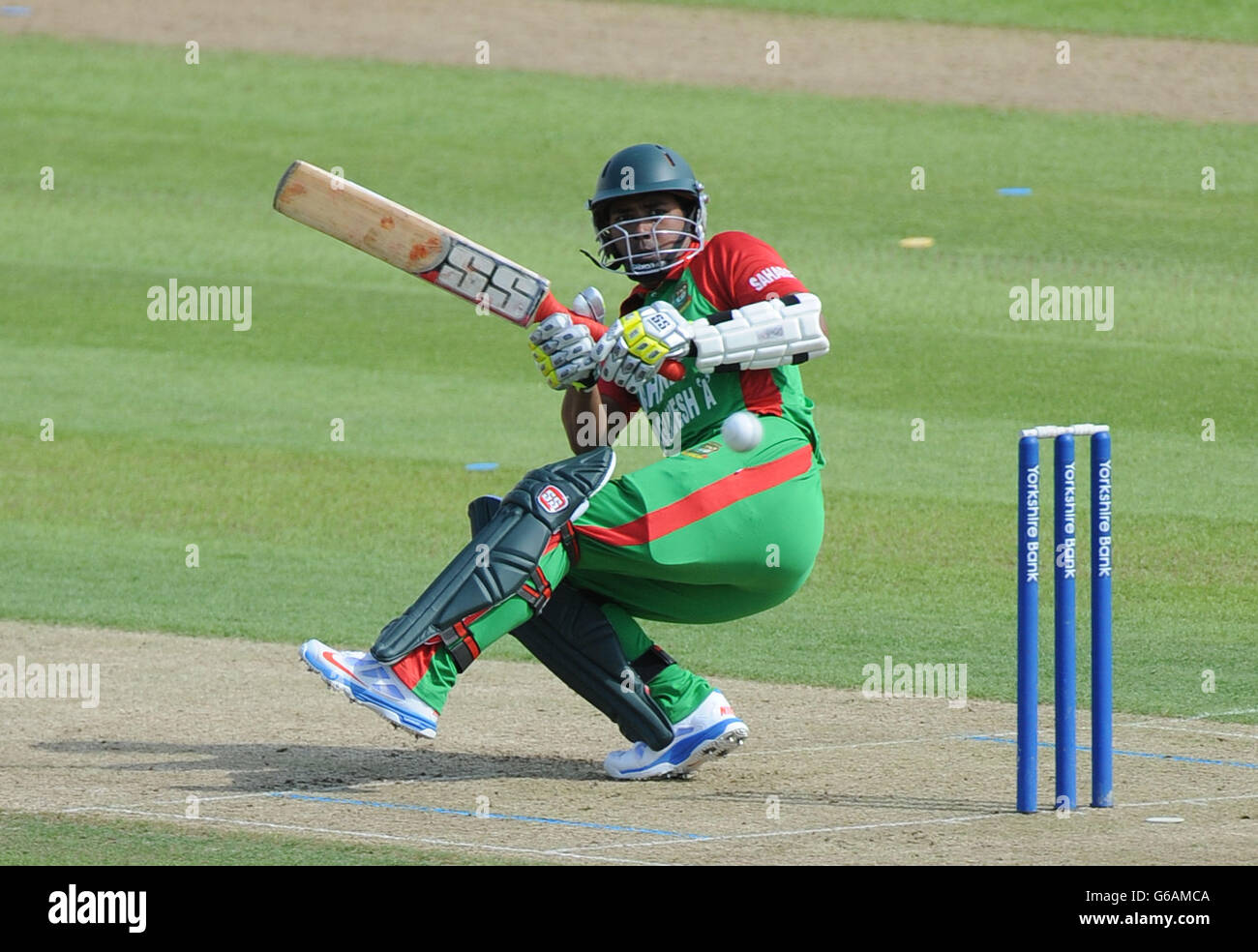 Cricket - Tour Match - Nottinghamshire Outlaws / Bangladesh A - Trent Bridge. Raqibul Hasan von Bangladesh A schlägt während des Tour-Spiels an der Trent Bridge, Nottingham. Stockfoto