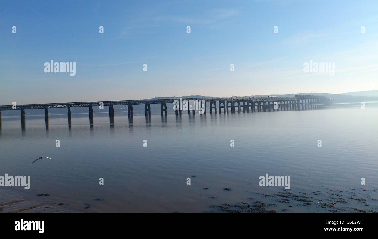 Sonnigen Tay Bridge Stockfoto