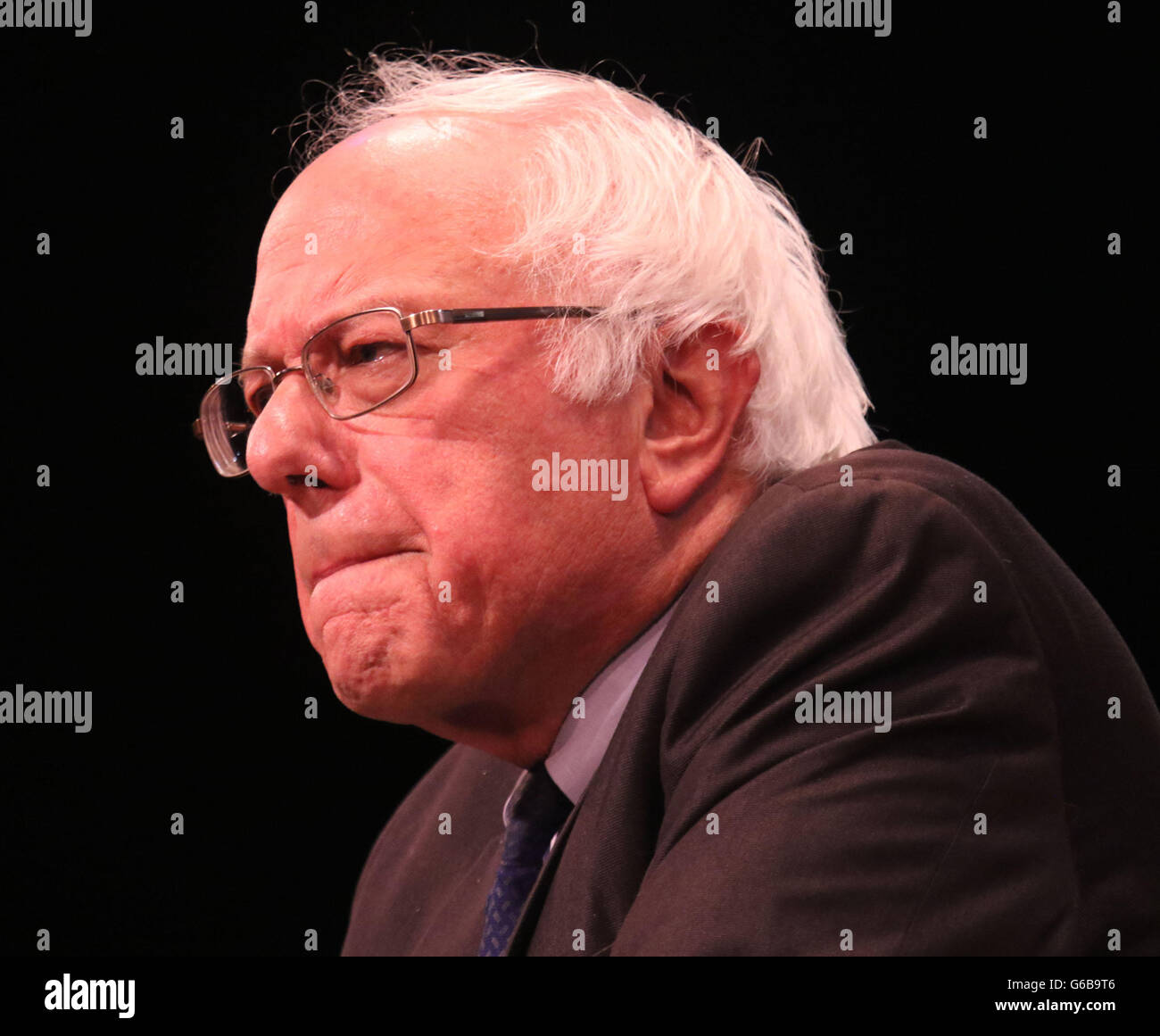 New York, New York, USA. 23. Juni 2016. Demokratischen Präsidenten hoffnungsvollen BERNIE SANDERS liefert seine "Where We Go From Here" Rede im Rathaus statt. Bildnachweis: Nancy Kaszerman/ZUMA Draht/Alamy Live-Nachrichten Stockfoto