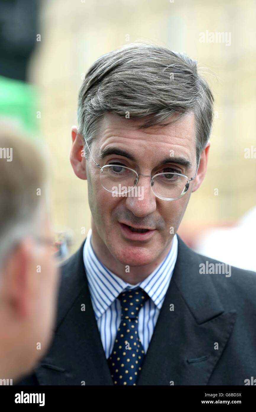 Jacob William Rees-Mogg MP am Tag des EU-Referendums in London. Stockfoto