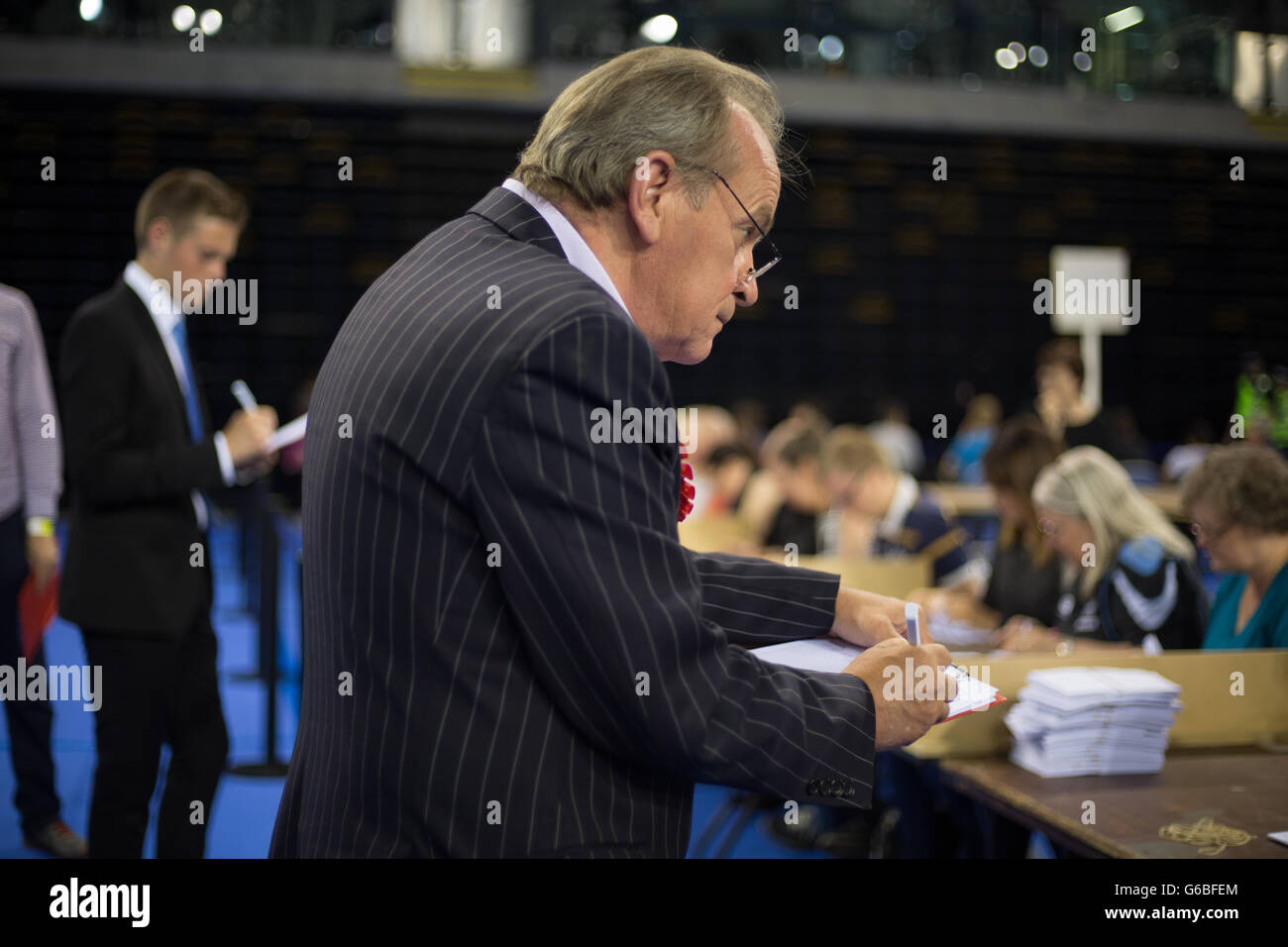 Glasgow, Vereinigtes Königreich. 23. Juni 2016. Die Wahlurnen, enthält die Stimmen kommen in die Emirate-Arena, um die abgegebene Stimmen als Abstimmung erfolgt auf das Vereinigte Königreich Referendum zur EU-Mitgliedschaft, in Glasgow, Schottland, am 23. Juni 2016 beginnen. Bildnachweis: Jeremy Sutton-Hibbert/Alamy Live-Nachrichten Stockfoto