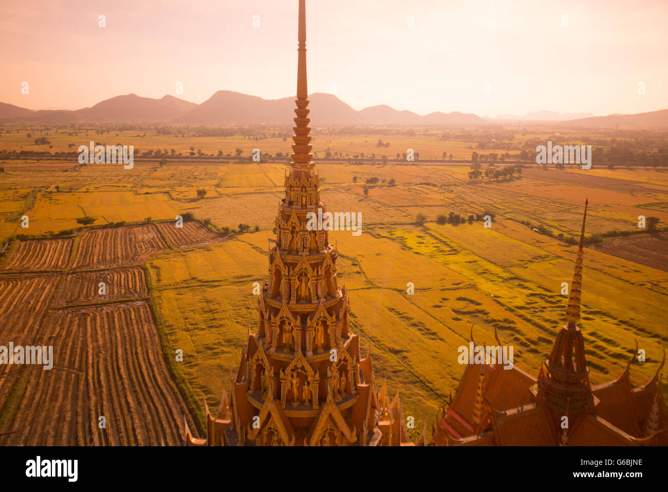 der Wat Tham Sua in der Nähe der Stadt Kanchanaburi in Zentral-Thailand in Südostasien. Stockfoto