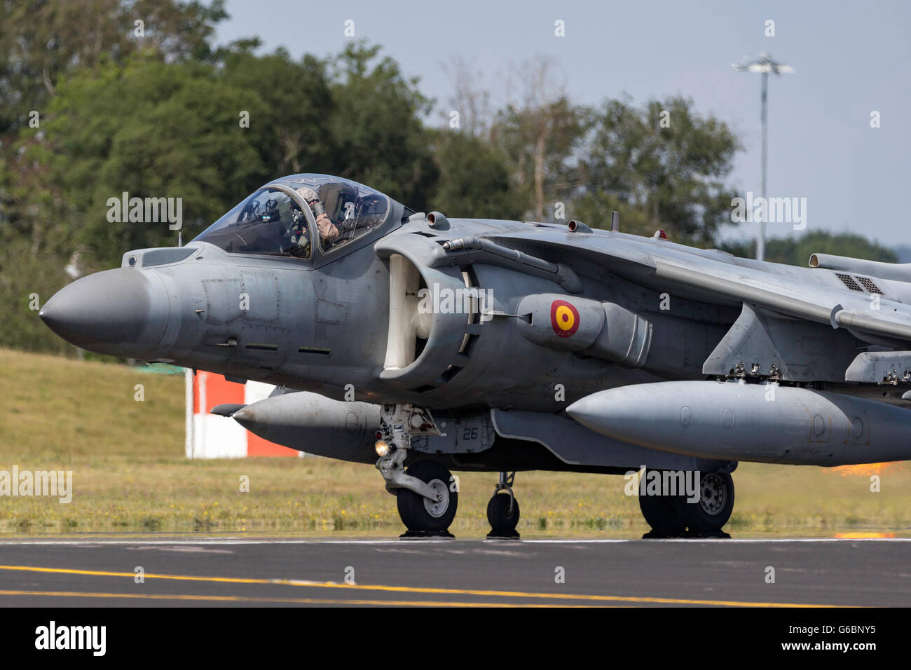 Spanische Marine (Armada Española) McDonnell Douglas EAV-8 b Harrier Jump Jet Flugzeug auf der Farnborough International Airshow Stockfoto