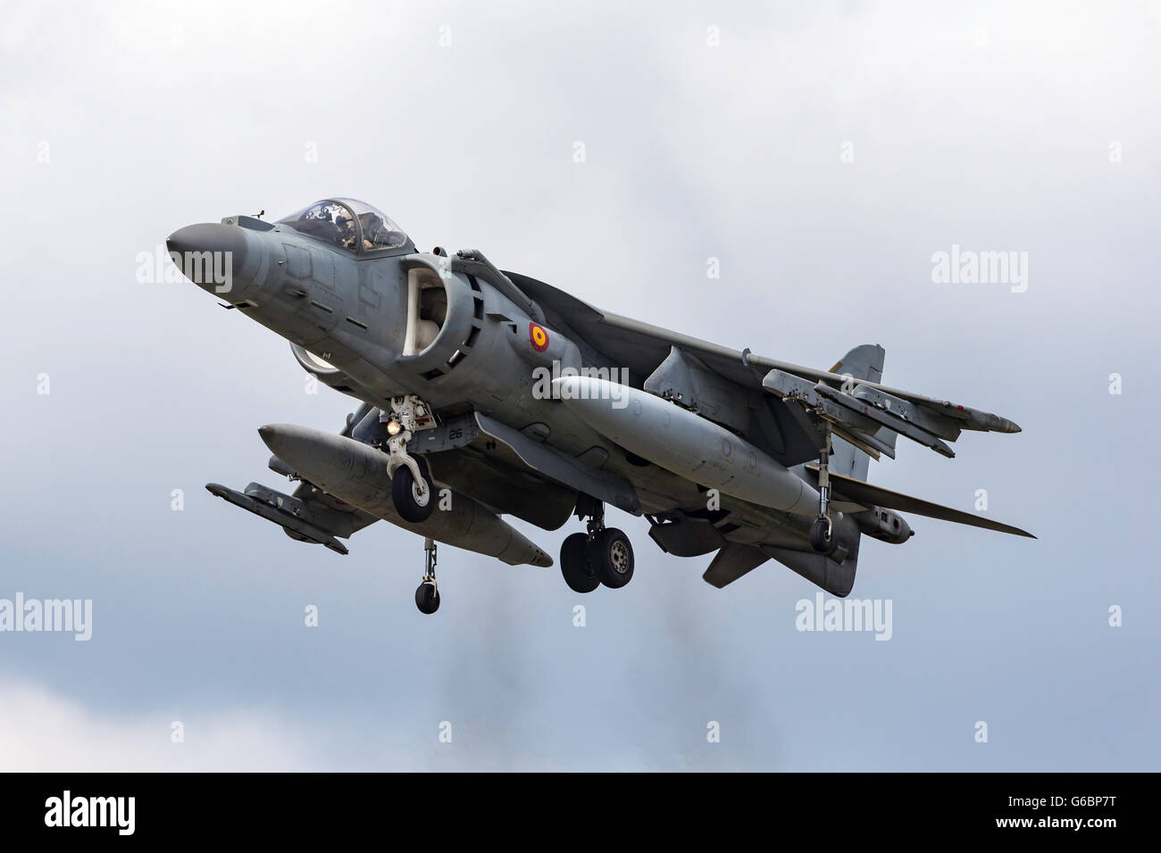 Spanische Marine (Armada Española) McDonnell Douglas EAV-8 b Harrier Jump Jet Flugzeug auf der Farnborough International Airshow Stockfoto