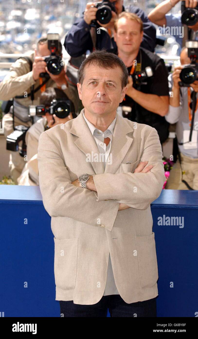 Der französische Regisseur und Jurypräsident der Filmfestspiele von Cannes Patrice Chereau bei einer Fotoschau für die Jury, die die Gewinnerfilme im Palais des Festivals in Cannes, Frankreich, während der 56. Filmfestspiele von Cannes auswählt. Stockfoto