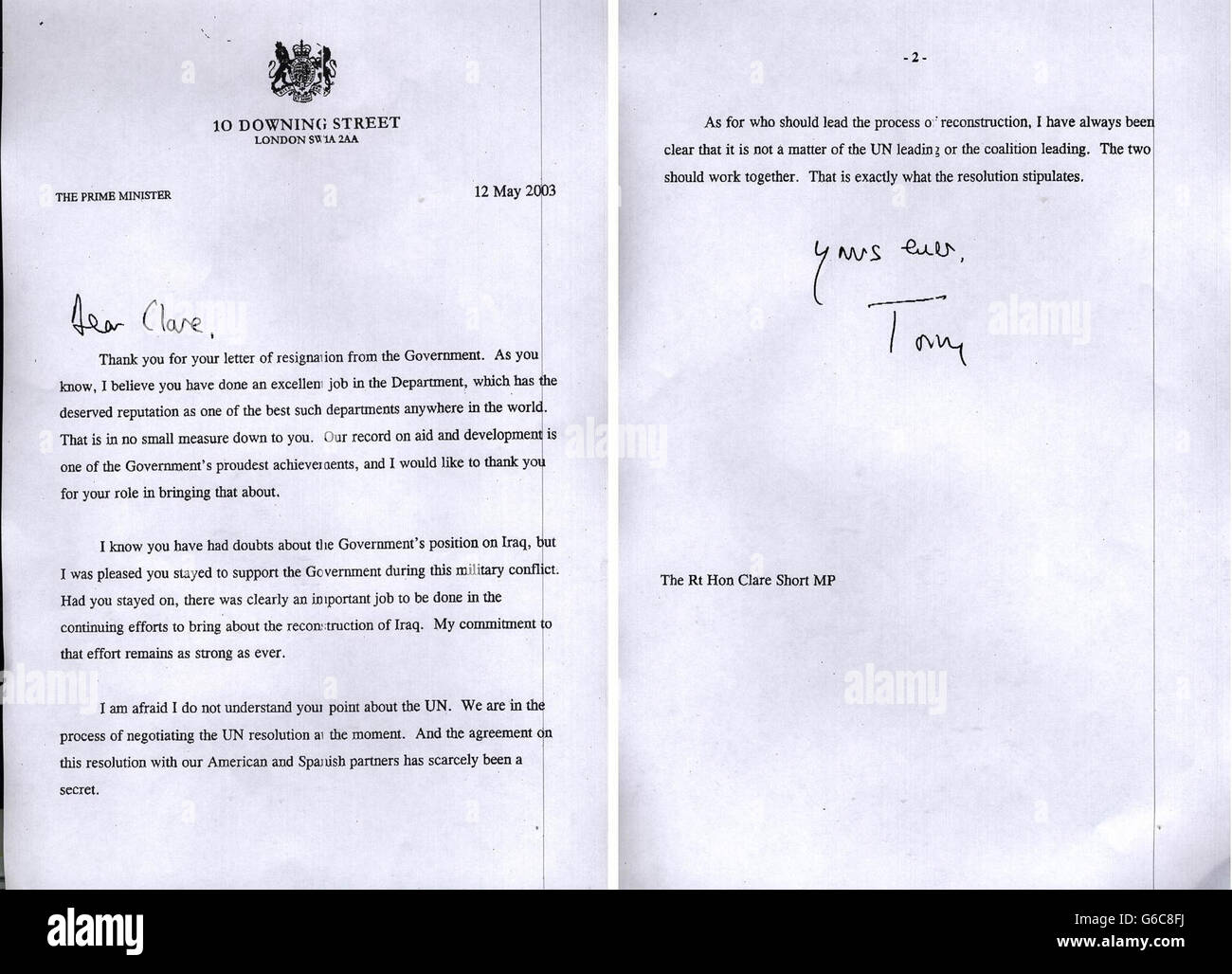 Der zweiseitige Brief von Premierminister Tony Blair an die internationale Entwicklungsministerin Clare Short als Reaktion auf ihren Rücktritt. Stockfoto