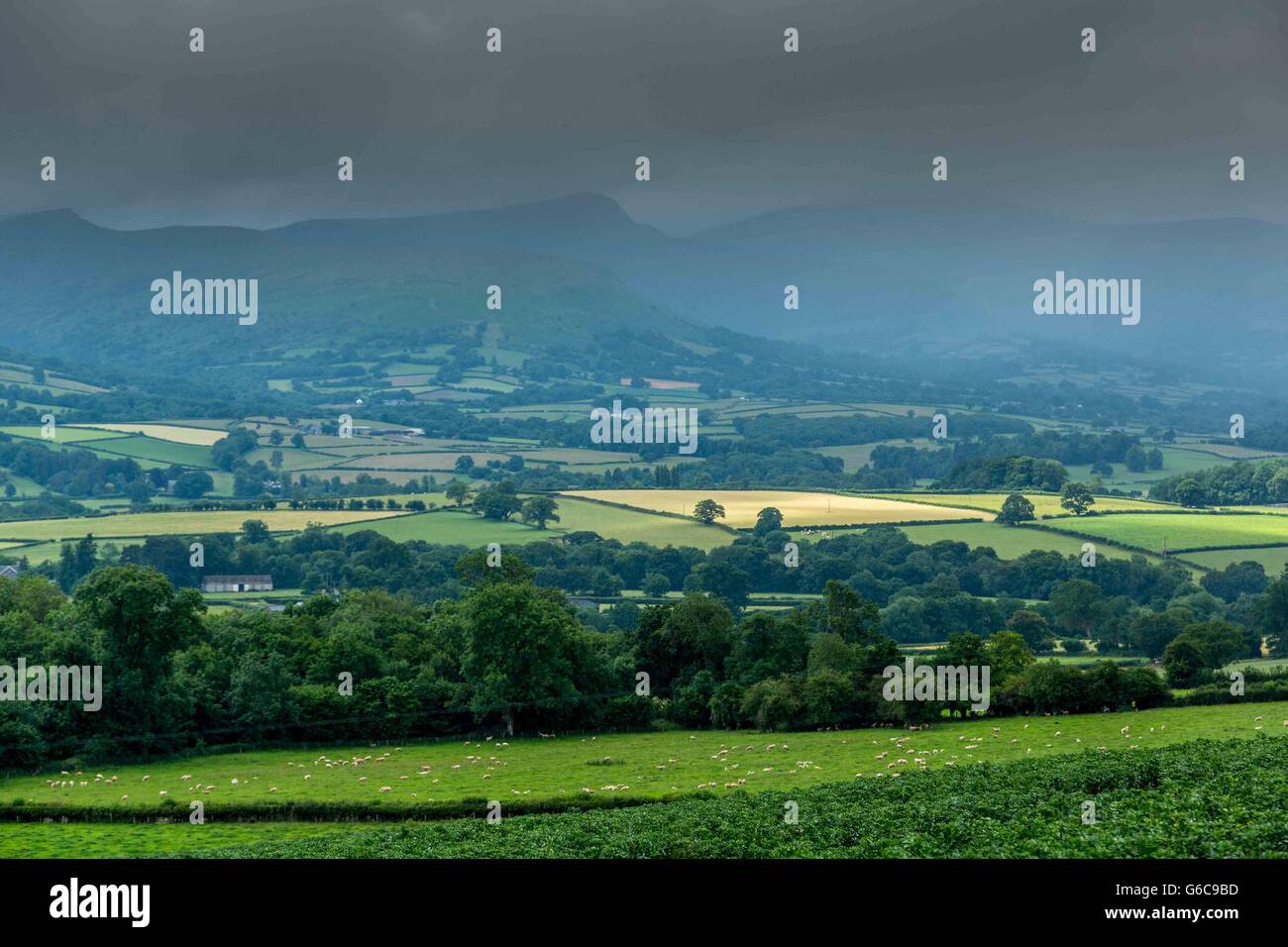 Ein Blick auf dunklen Himmel Clee Hills, Shropshire, UK Stockfoto